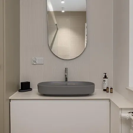 Apartment Close To The Old Town - Metro Station Lägenhet