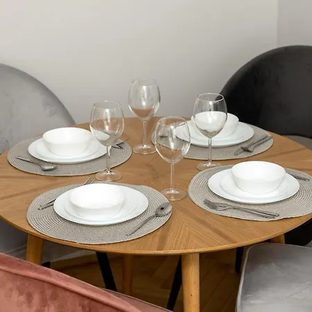 Modern Near Metro شقة