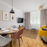 Modern Near Metro Apartman